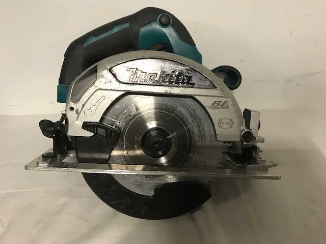 Makita gereedschapset. cirkelzaag, slagmoersleutel en slagschroefmachine - afbeelding 2 van  4