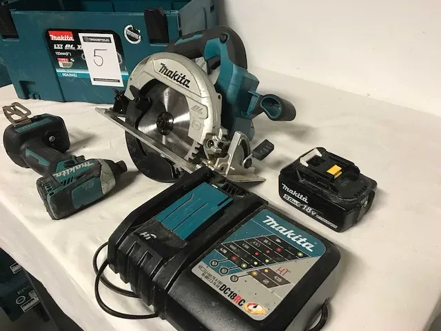 Makita gereedschapset, cirkerlzaag en slagschroefmachine - afbeelding 2 van  5