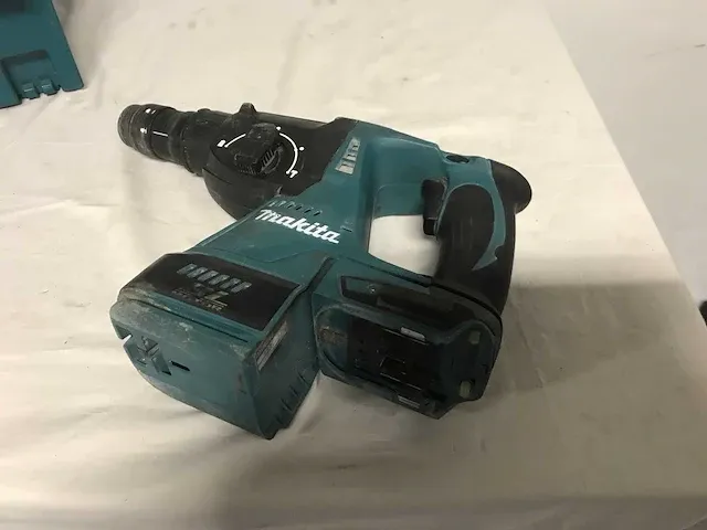 Makita gereedschapset. combihamer en hepa filter - afbeelding 3 van  3