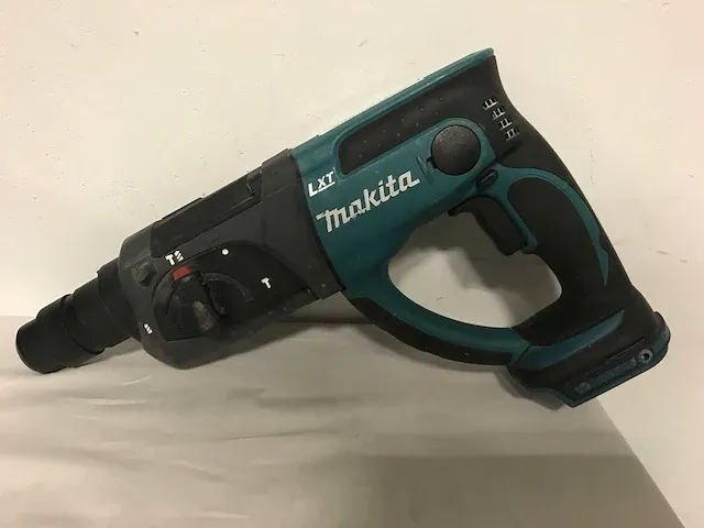Makita gereedschapset klopboormachine slagmoersleutel en werklamp - afbeelding 3 van  4