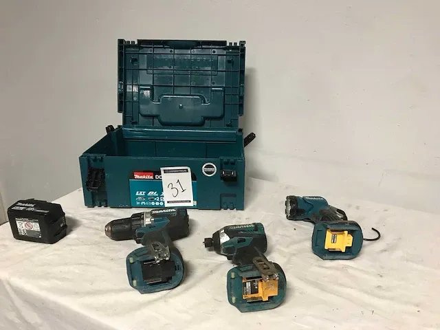 Makita gereedschapset, schroefmachine, slagschroevendraaier, lamp - afbeelding 2 van  6