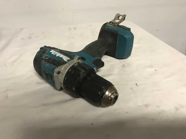 Makita gereedschapset, schroefmachine, slagschroevendraaier, lamp - afbeelding 5 van  6
