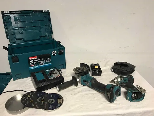 Makita gereedschapset slijptol en slagmoersleutel - afbeelding 1 van  7