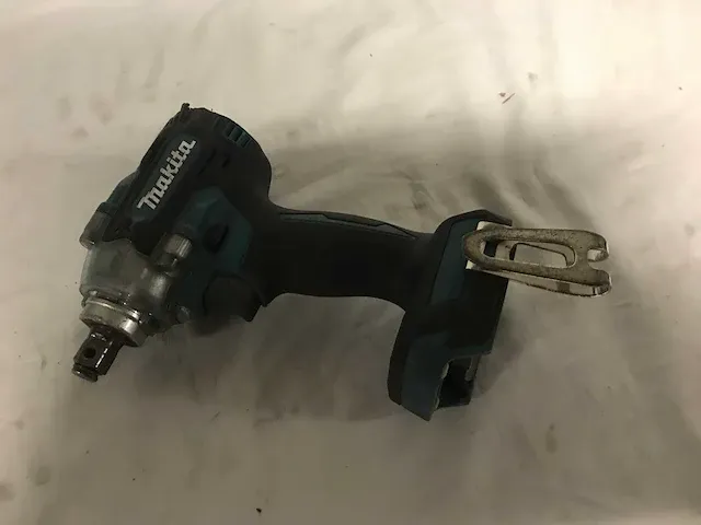Makita gereedschapset slijptol en slagmoersleutel - afbeelding 6 van  7