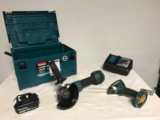 Makita gereedschapset. slijptol en slagschroevendraaier - afbeelding 1 van  7