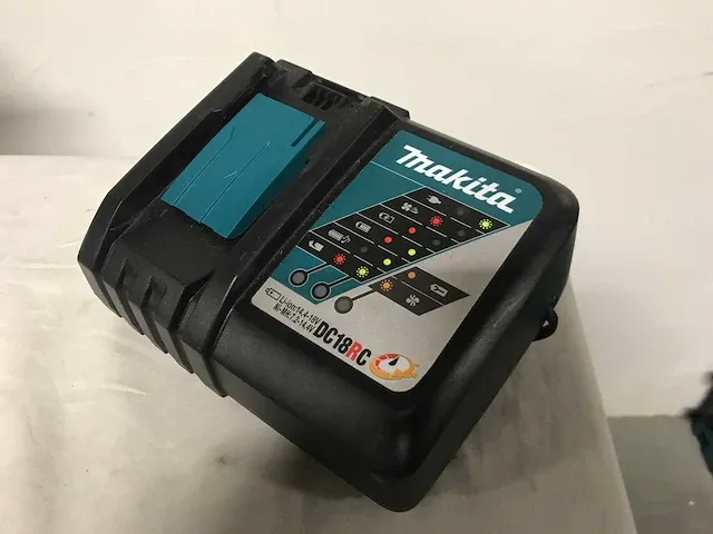 Makita gereedschapset. slijptol en slagschroevendraaier - afbeelding 3 van  7