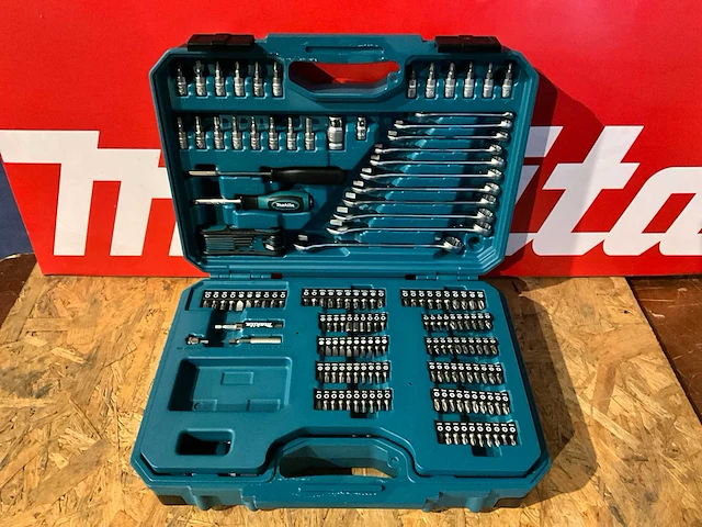 Makita gevulde gereedschapskoffer - afbeelding 2 van  8