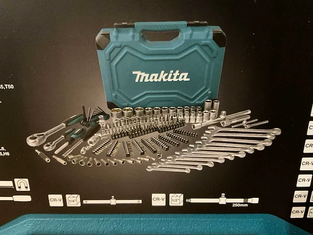Makita gevulde gereedschapskoffer - afbeelding 8 van  8