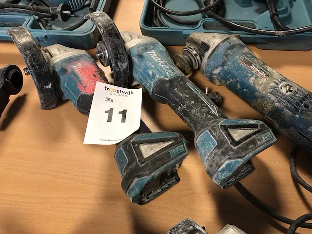 Makita haakse slijpmachine (3x) - afbeelding 4 van  6