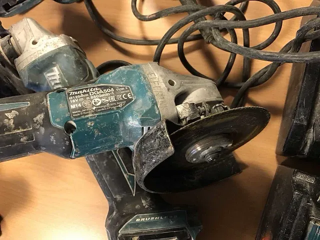 Makita haakse slijpmachine (3x) - afbeelding 4 van  5