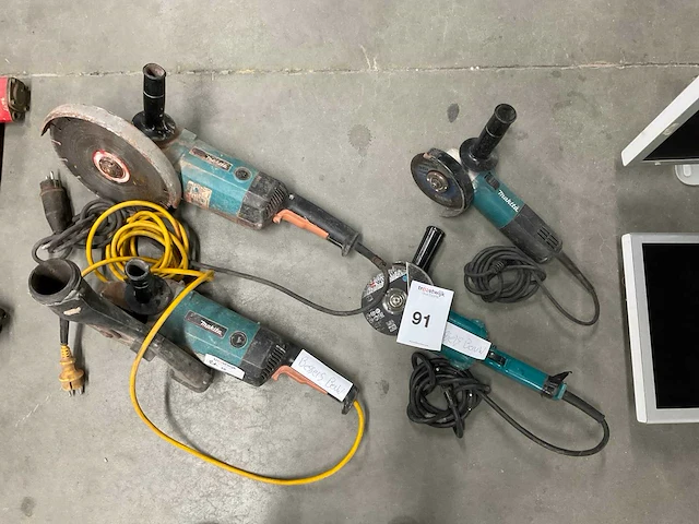 Makita haakse slijpmachine (4x) - afbeelding 1 van  8