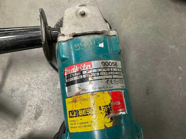 Makita haakse slijpmachine (4x) - afbeelding 8 van  8