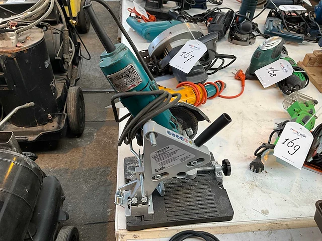 Makita haakse slijpmachine in standaard - afbeelding 2 van  4
