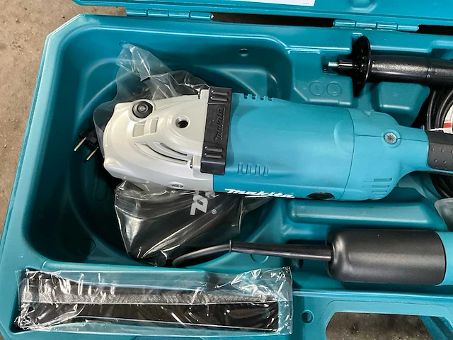 Makita haakse slijpmachine set - afbeelding 3 van  8
