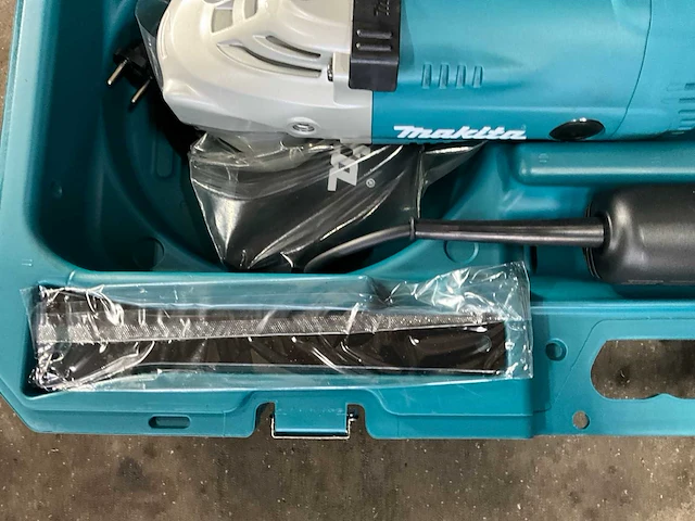 Makita haakse slijpmachine set - afbeelding 4 van  8