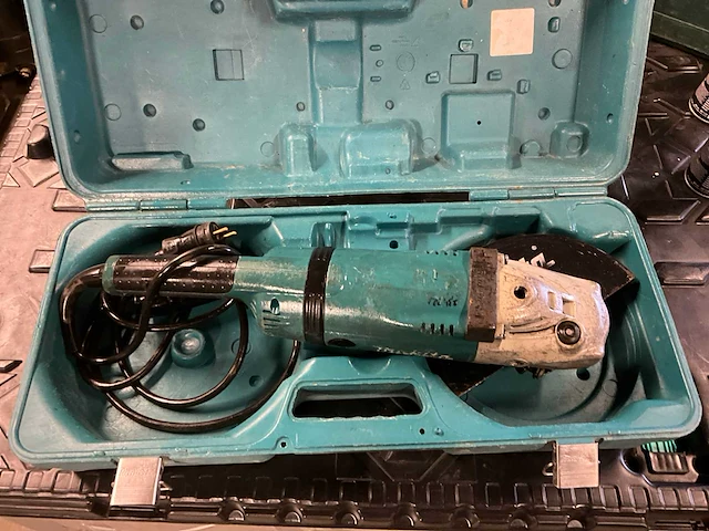 Makita haakse slijpmachine - afbeelding 2 van  4