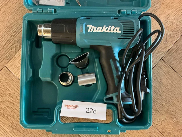 Makita hg5030 heteluchtpistolen - afbeelding 2 van  3