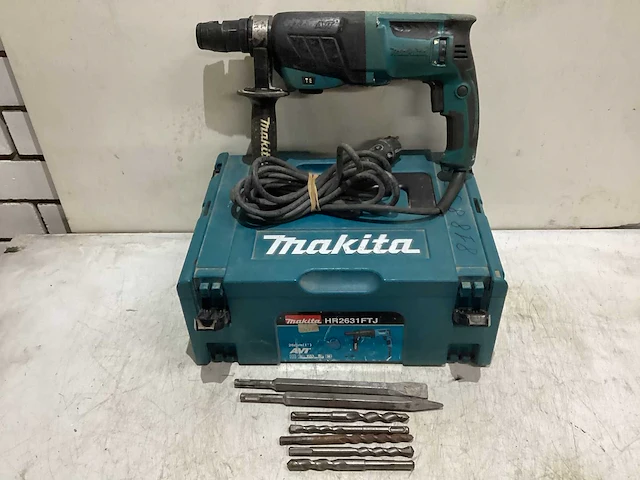 Makita hr 2631 ftj boor/breekhamer - afbeelding 1 van  1