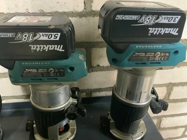 Makita kantenfrees bovenfrees 2 stuks inclusief koffer en toebehoren - afbeelding 3 van  7