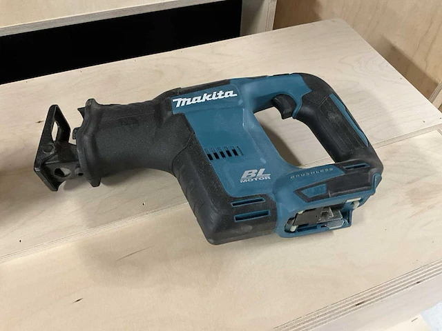 Makita recipro-en decoupeerzaag - afbeelding 1 van  9
