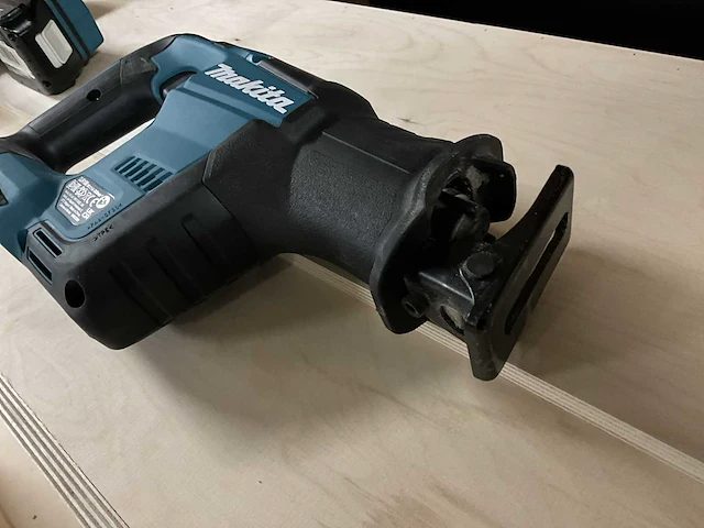 Makita recipro-en decoupeerzaag - afbeelding 3 van  9