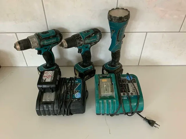 Makita schroefboormachine (2x) - afbeelding 1 van  5