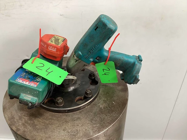 Makita slagschroefmachine 3/8 boormachine - afbeelding 1 van  3