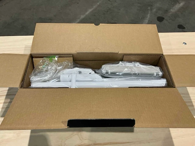 Makita stofzuiger op accu - afbeelding 3 van  5