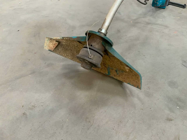 Makita um4030 bosmaaier - afbeelding 3 van  4