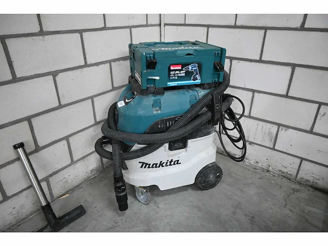 Makita vc4210l industriële stofzuiger - afbeelding 1 van  5