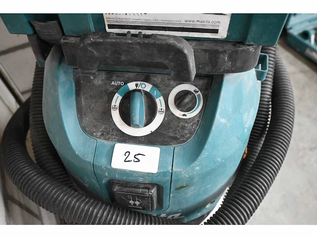 Makita vc4210l industriële stofzuiger - afbeelding 3 van  5