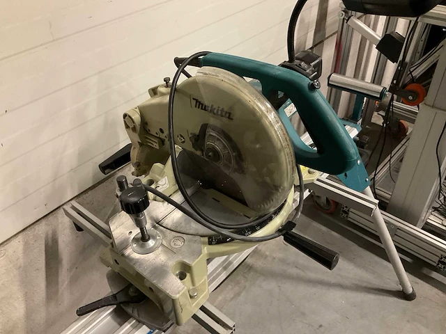 Makita wst06 zaagtafel - afbeelding 2 van  2