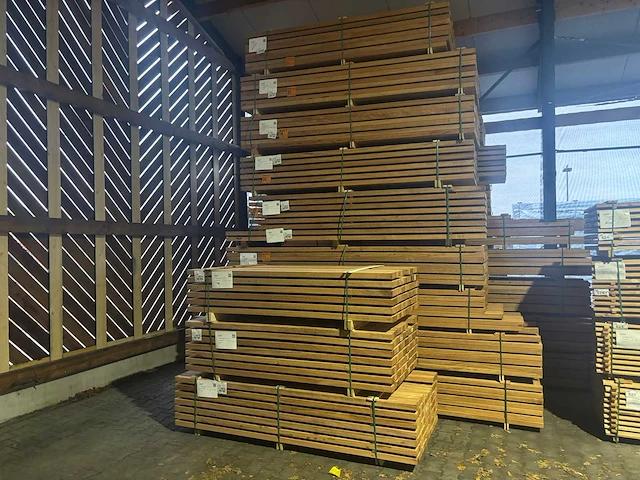 Makka kabbes hardhouten regels 45x68, lengte 215cm (91x) - afbeelding 2 van  2