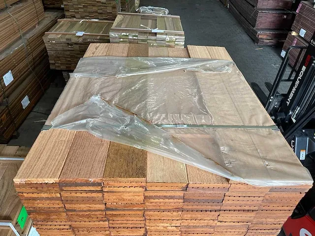 Makka kabbes vlonderplanken 21x143mm, lengte 125cm (189x) - afbeelding 1 van  3
