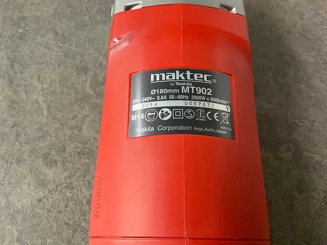 Maktec - mt902 - haakse slijper - afbeelding 5 van  8