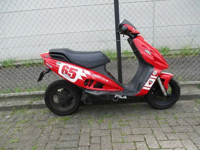 Malaguti - bromscooter - phantom f12 ac ducati corse 2tact - scooter - afbeelding 4 van  9