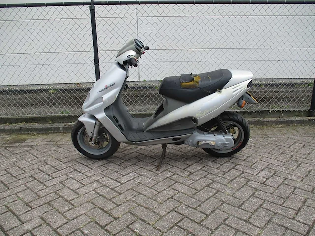 Malaguti - bromscooter oldtimer - phantom f12 lc 2 takt - scooter - afbeelding 1 van  11