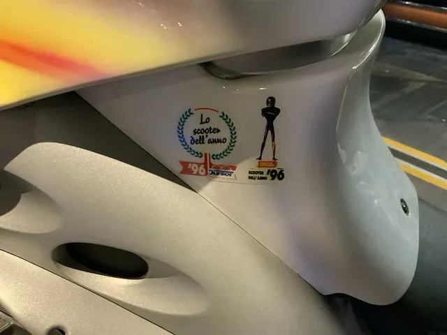 Malaguti bromscooter firefox f15 lc jos verstappen bromscooter - afbeelding 7 van  20