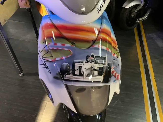 Malaguti bromscooter firefox f15 lc jos verstappen bromscooter - afbeelding 9 van  20