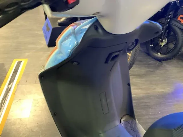 Malaguti bromscooter firefox f15 lc jos verstappen bromscooter - afbeelding 18 van  20