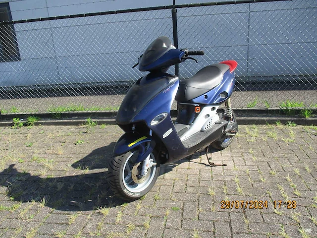 Malaguti fire fox f15 - bromscooter - liquid cooled 2 tact - scooter - afbeelding 5 van  12
