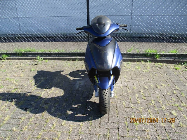Malaguti fire fox f15 - bromscooter - liquid cooled 2 tact - scooter - afbeelding 6 van  12