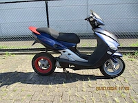 Malaguti fire fox f15 - bromscooter - liquid cooled 2 tact - scooter - afbeelding 9 van  12