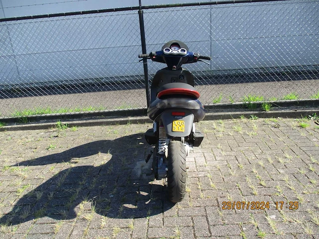 Malaguti fire fox f15 - bromscooter - liquid cooled 2 tact - scooter - afbeelding 11 van  12