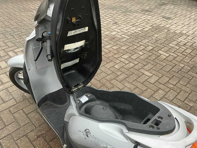 Malaguti kymco scooter - afbeelding 6 van  15