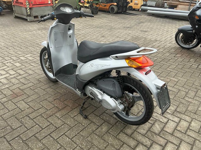 Malaguti kymco scooter - afbeelding 11 van  15