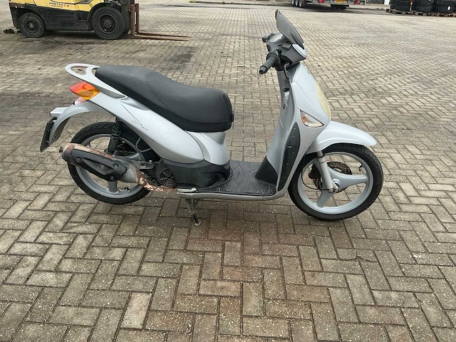 Malaguti kymco scooter - afbeelding 9 van  15