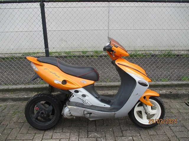 Malaguti liquid cooled - bromscooter - firefox f15 lc dd twin disk 2 tact - scooter - afbeelding 6 van  10