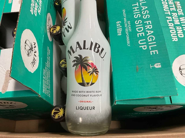Malibu rum - afbeelding 5 van  6