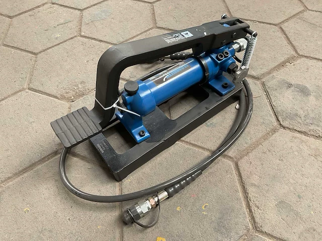 Mammuth cfp800 hydraulische voetpomp - afbeelding 3 van  5